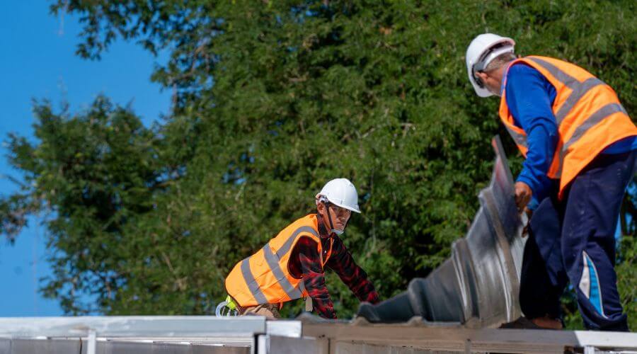 Professional residential roofers in Barryton, MI
